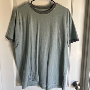 Large gray teal George t shirt
